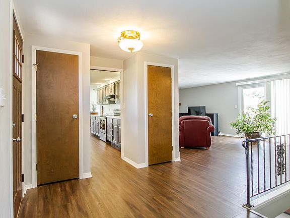 5th image of 563 Beatrice Dr