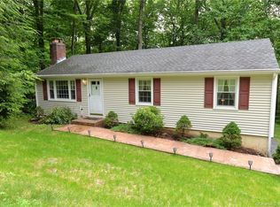 564 W Lake Ave, Guilford, CT 06437
