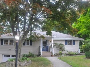 13 Frances Dr E, Montrose, NY 10548