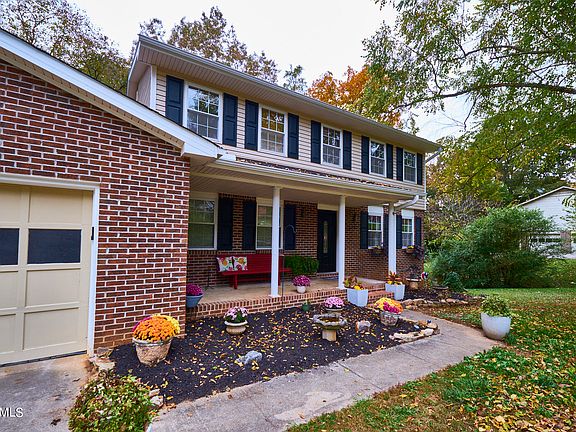 2nd image of 1444 Buxton Dr
