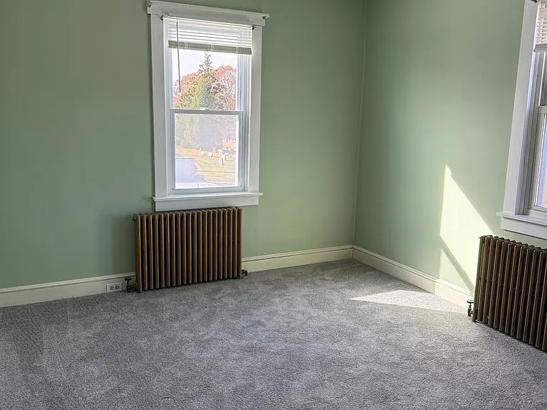 815 Grosstown Rd — Photo 5
