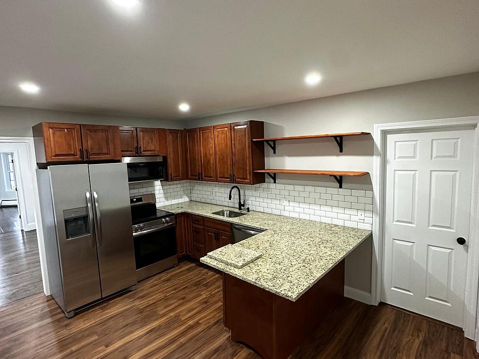 1st image of 158 3rd St Floor 2