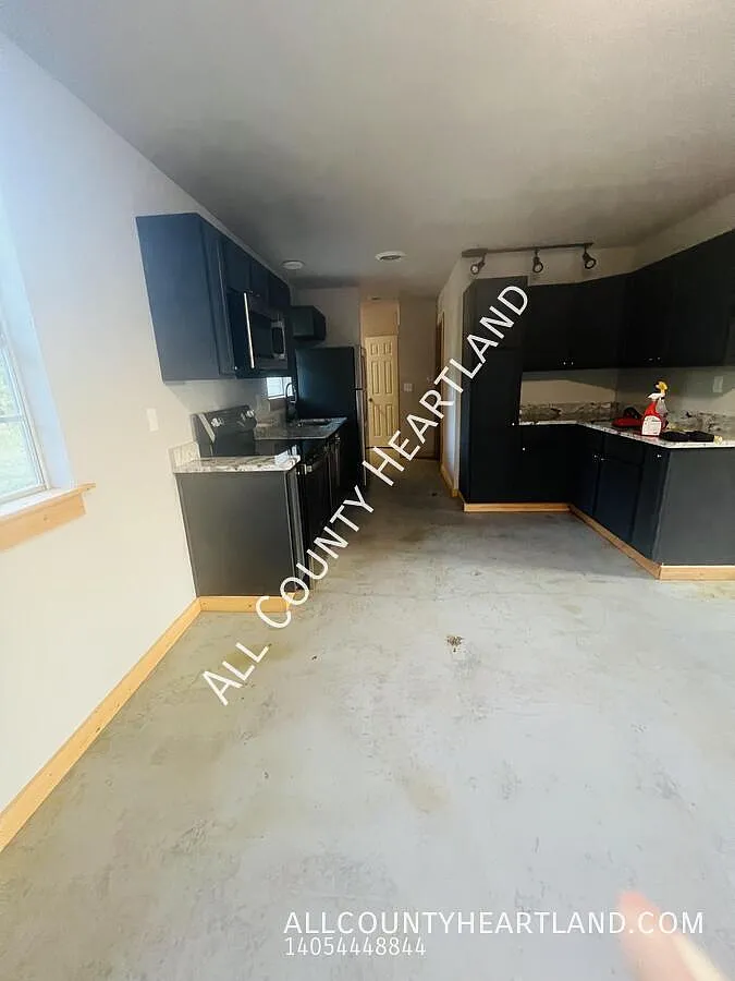 Peaceful 3 Bed, 2 Bath Home Just Outside Stillwater! — Photo 2