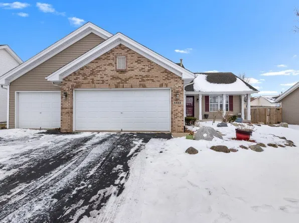 5822 Columbia Dr, South Beloit, IL 61080