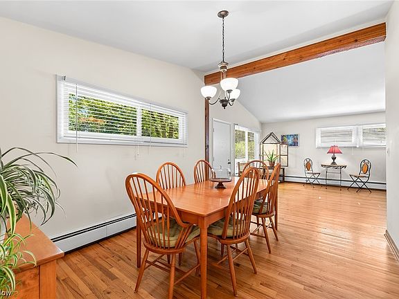 5th image of 216 Spriggel Dr