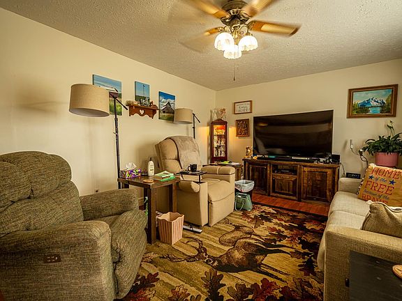 4th image of 505 E 18th St