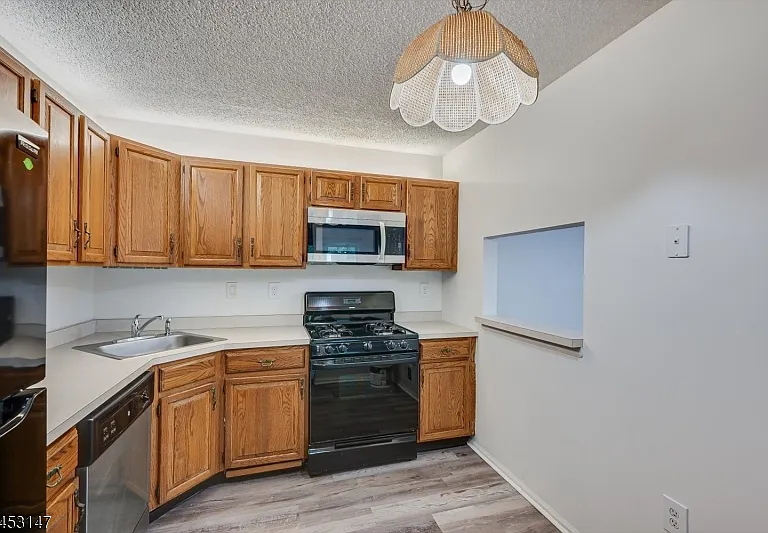 57 Lindsey Ct — Photo 12