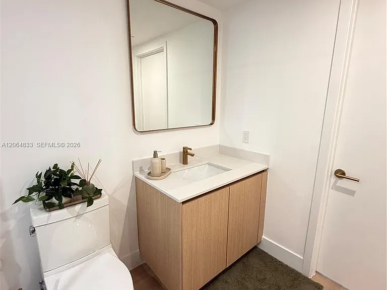 90 NE 32nd St #1012 — Photo 16
