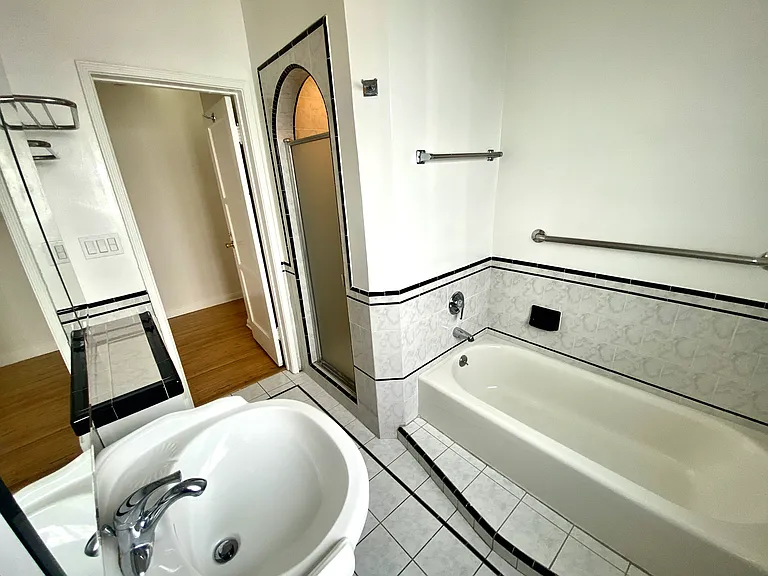 8570 W Olympic Blvd #8570 — Photo 4