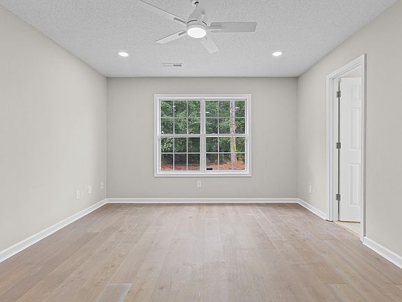 3rd image of 2220 Hillside St