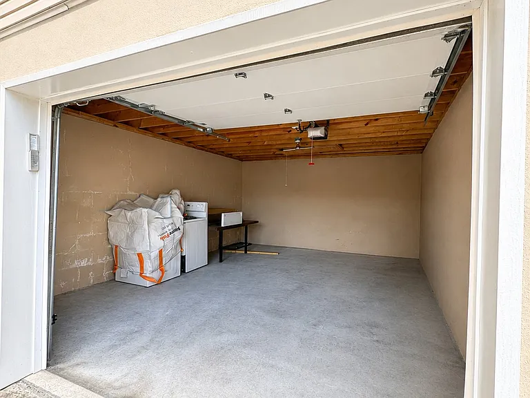 131 Roslyn Rd #1 — Photo 12