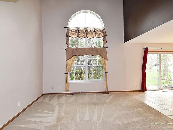 5th image of 1633 Abington Ln