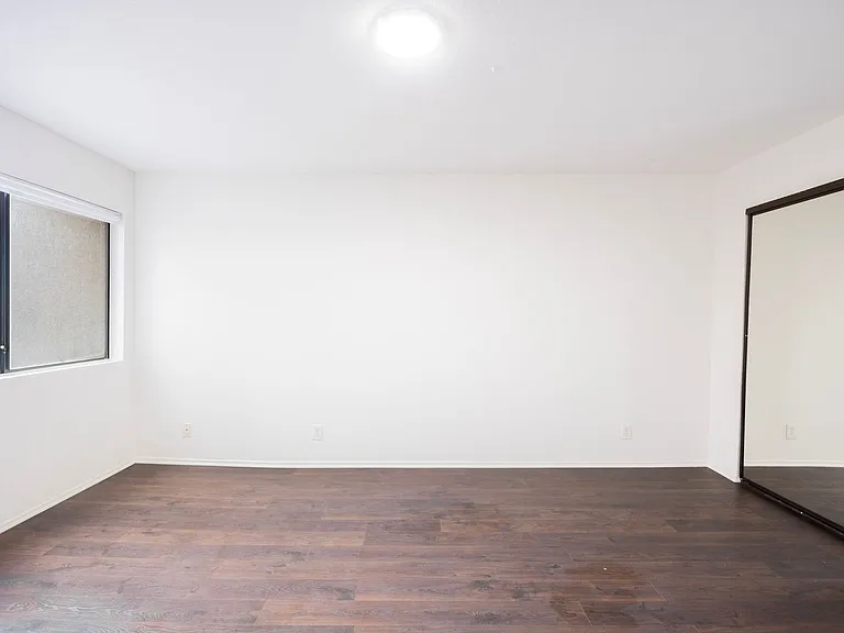 2123 Rodney Dr — Photo 24