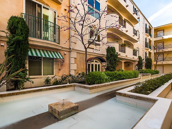 4th image of 11945 Magnolia Blvd #408