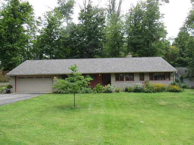 1336 E Southdowns Dr photo 1