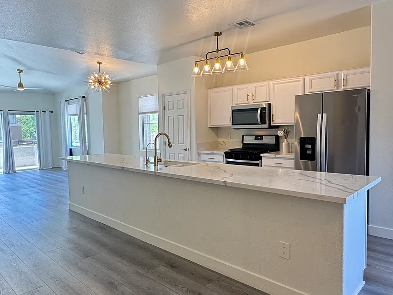 817 Peachy Canyon Cir #203 — Photo 7