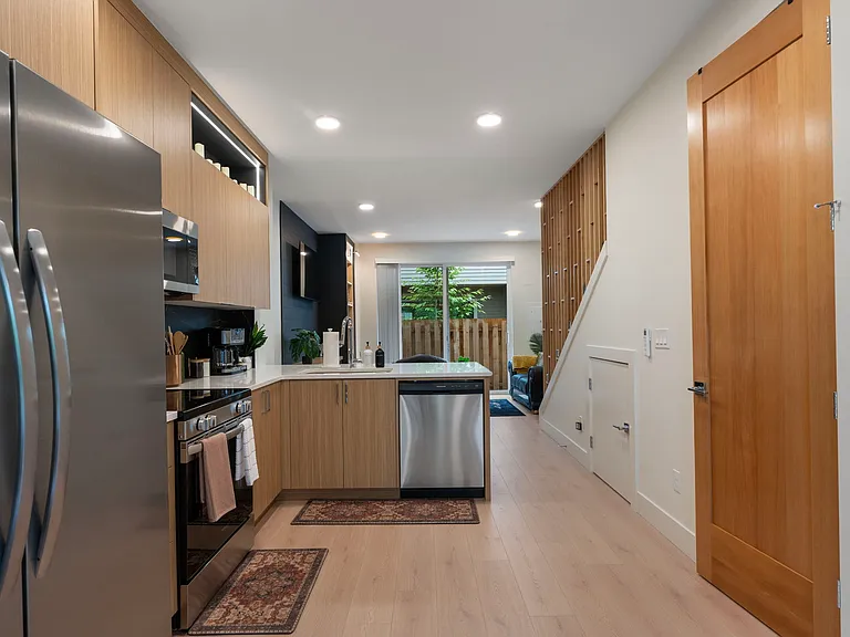3013 NE Ainsworth St — Photo 34