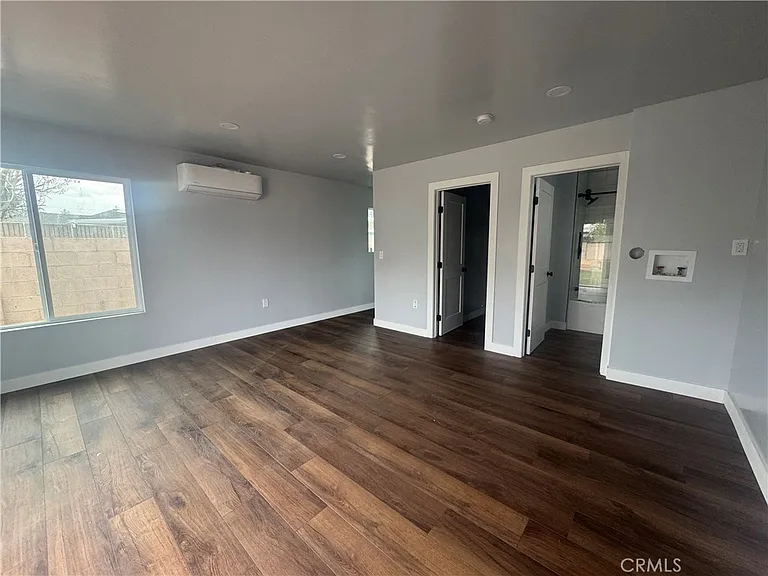 1900 N Bellflower Blvd — Photo 4