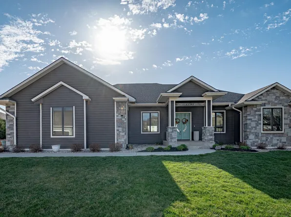 6540 Palm Valley Dr, Sioux City, IA 51106
