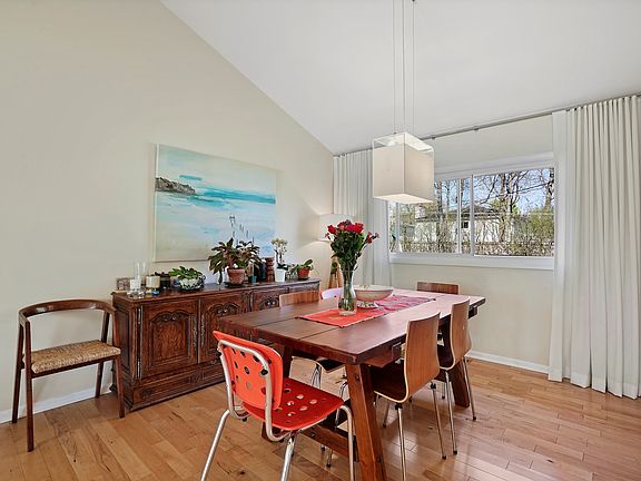 5th image of 37 Turnbull Woods Ct