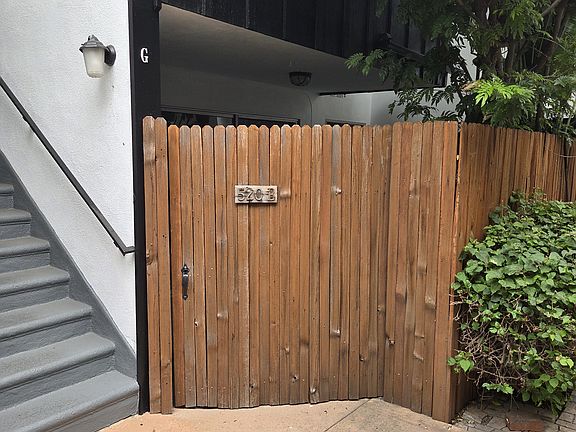 2nd image of 520B W Knoll Dr #520B