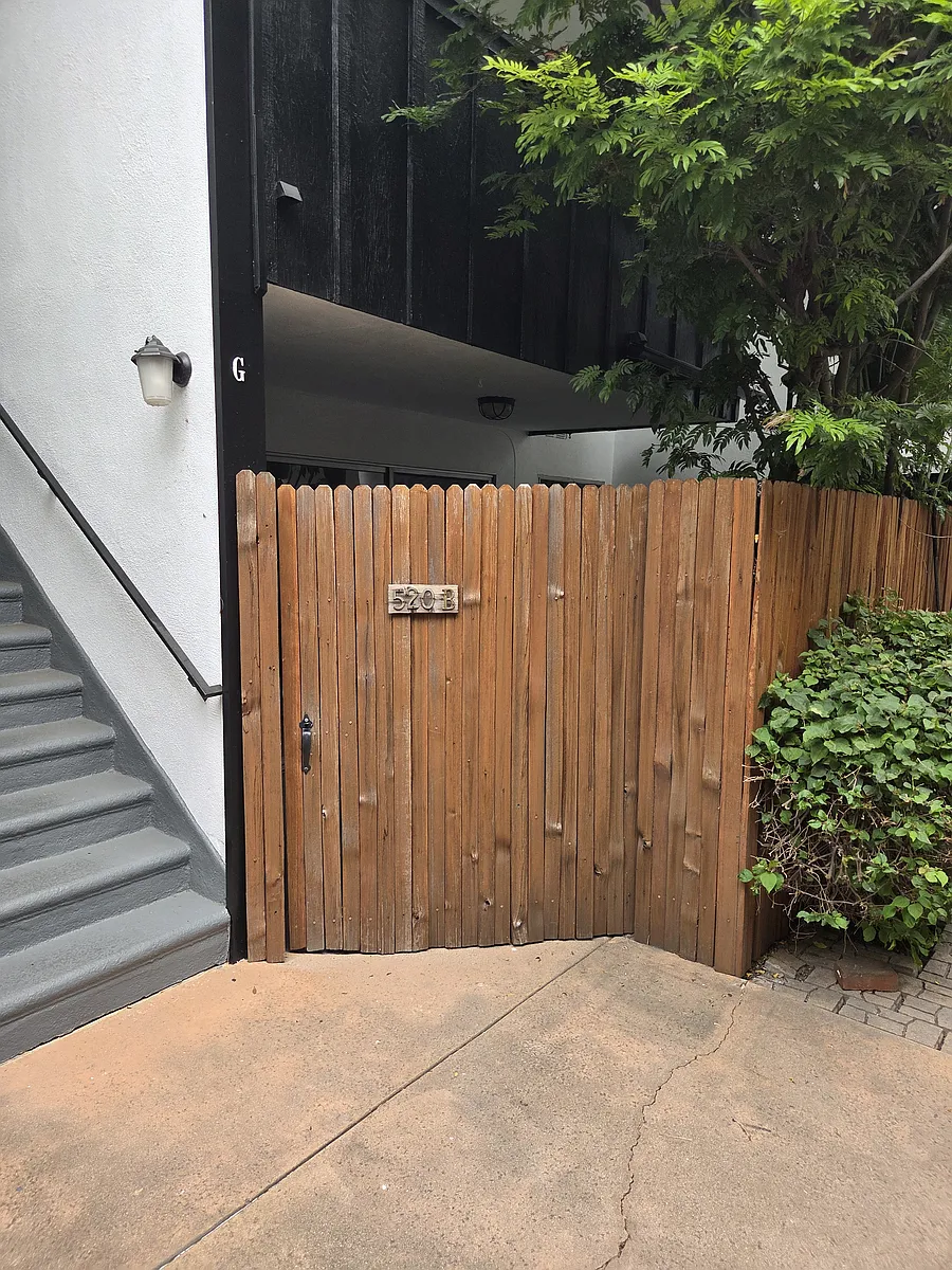 Building Photo - 520B W Knoll Dr #520B