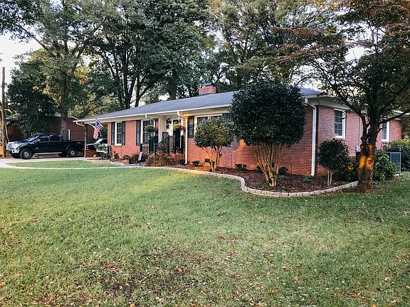 2nd image of 2142 Pamela St