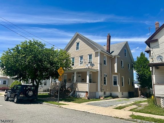 4th image of 105-107 Berry St