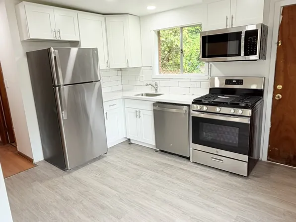 1334 Lakeview Blvd E, Seattle, WA 98102