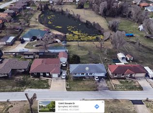 1244 E Bonaire Dr, Springfield, MO 65803