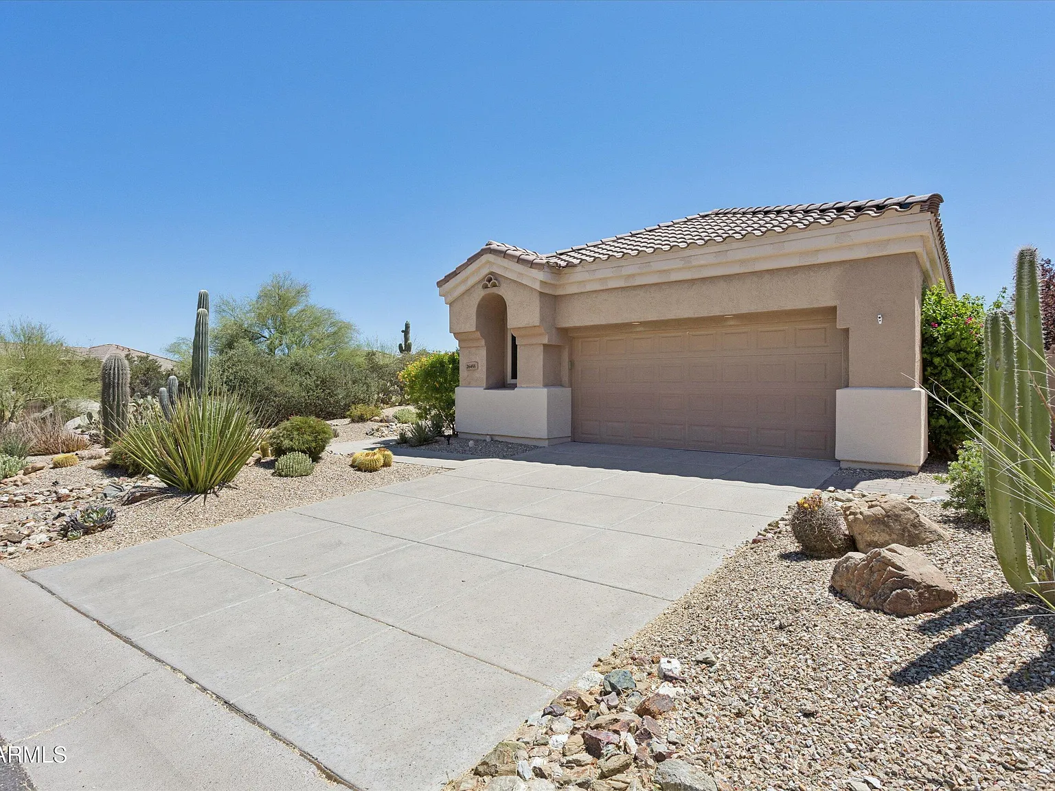 3 bed, 3.0 bath, 1975 sqft, $4,850 — Photo 2