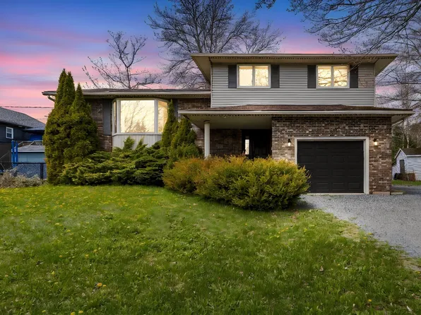 2 Woods Ct, Halifax, NS B4G 1C2