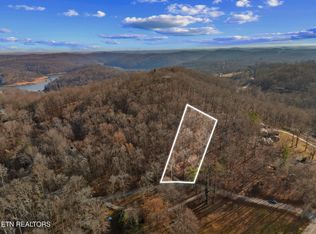 Mountain Lake Dr, Rocky Top, TN 37769