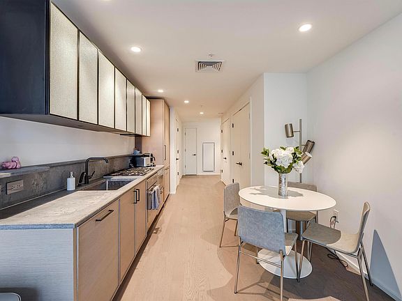 4th image of 1425 Hudson St APT 10H