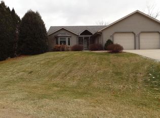 5469 Royal Ave, Slinger, WI 53086