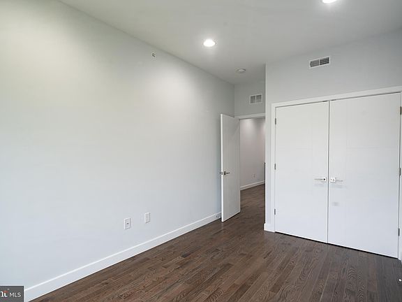 5th image of 1752 N Marshall St #3