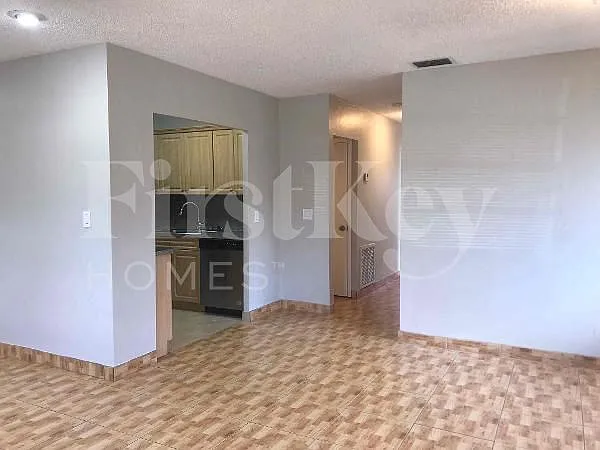 1211 N 74th Way — Photo 11