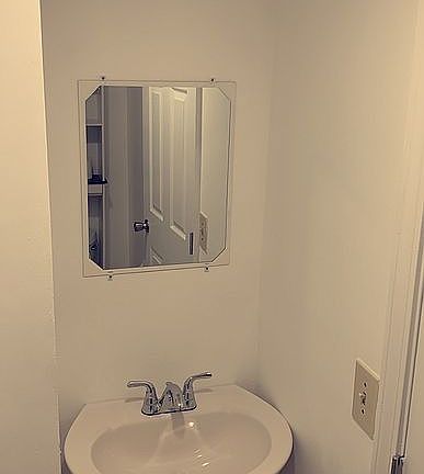 1/2 bath