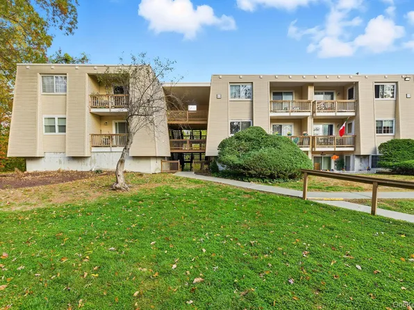 529 Fox Run Ln, Carmel, NY 10512