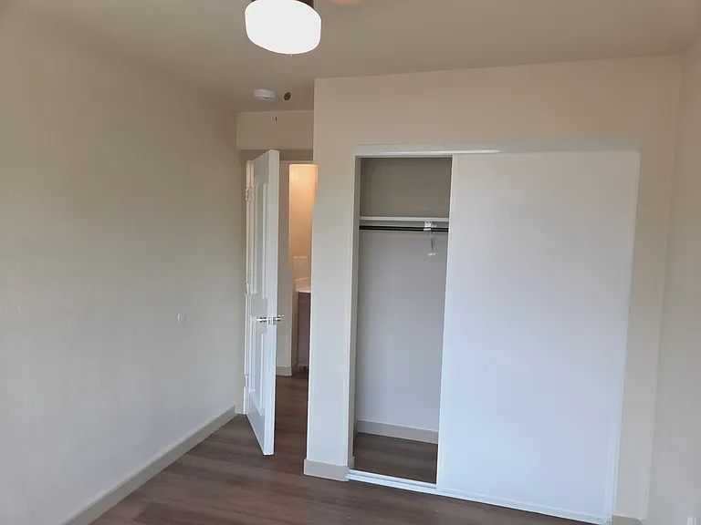 1805 Saint James Pl — Photo 27