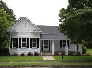 406 Church St, Fairmont, NC 28340