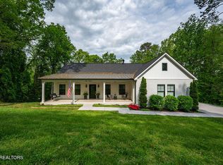 111 Milligan Ln, Clinton, TN 37716