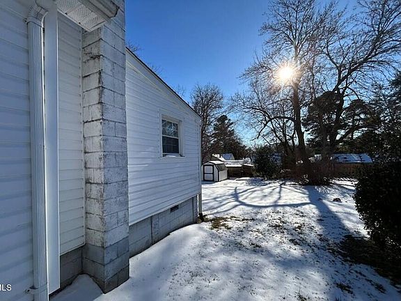 5th image of 419 Oak St