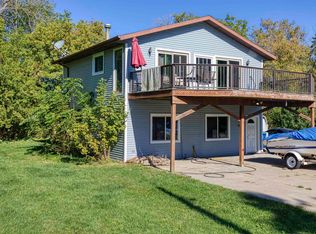 463 Rainbow Beach Rd, Neenah, WI 54956
