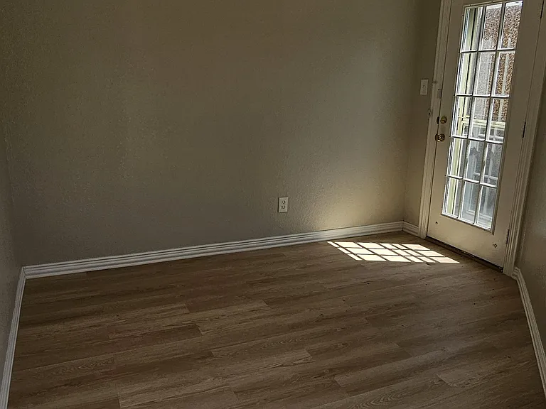 321 Fairhavens Dr — Photo 7