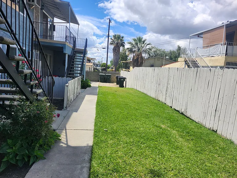 1257 W 4th St — Photo 23