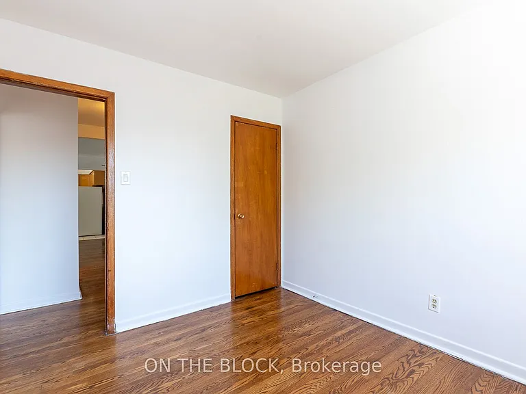 883 Saint Clair Ave W #2 — Photo 12