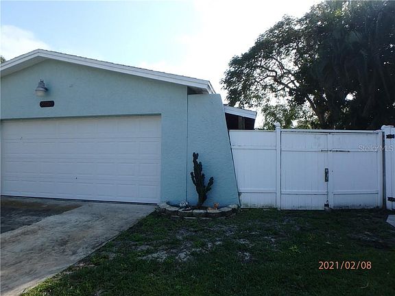 3rd image of 5936 17th St NE