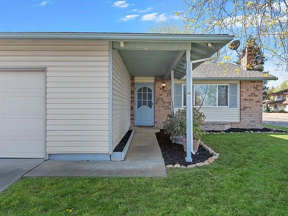 4th image of 1035 Woodvale Drive