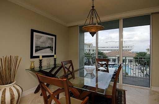 Home For Sale In Palmetto Place